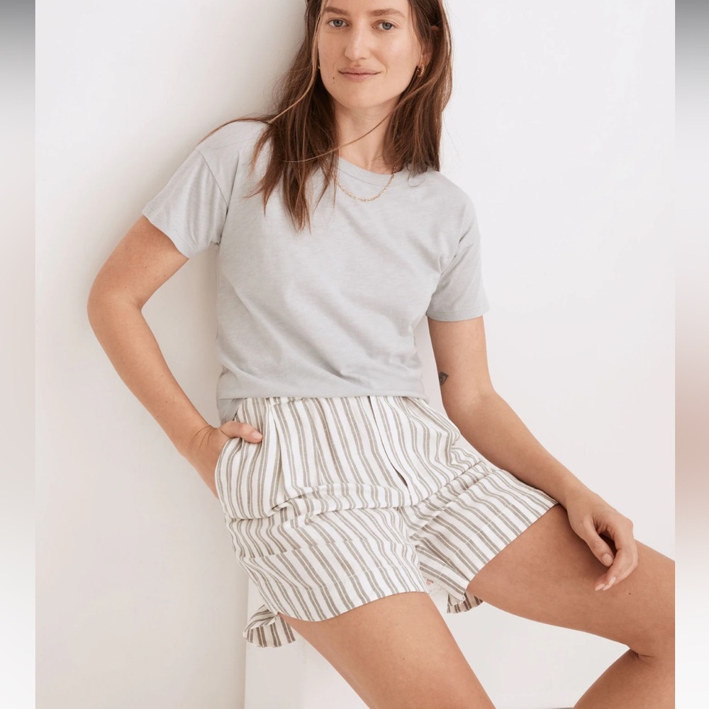 Striped Elastic-Waist Women’s Shorts - Cream/Tan